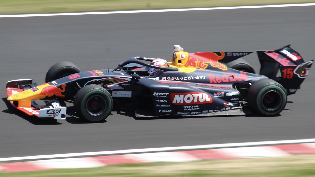 Kohei_4221MS's tweet image. #SFormula

初現場観戦の画像を掘り起こしてる。

この時は1人やったけど今は一緒に見る仲間も増えて楽しい！