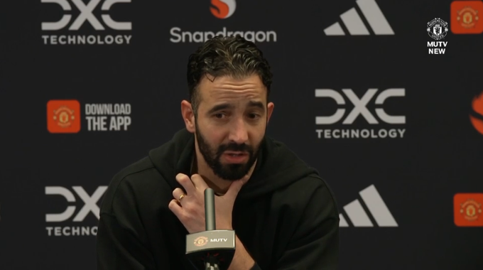 UnitedStandMUFC's tweet image. Amorim on other managers: &quot;When I have two weeks for the international break, I watch games of every single manager. I only have six years as a manager, I am always trying to learn.&quot; #mufc