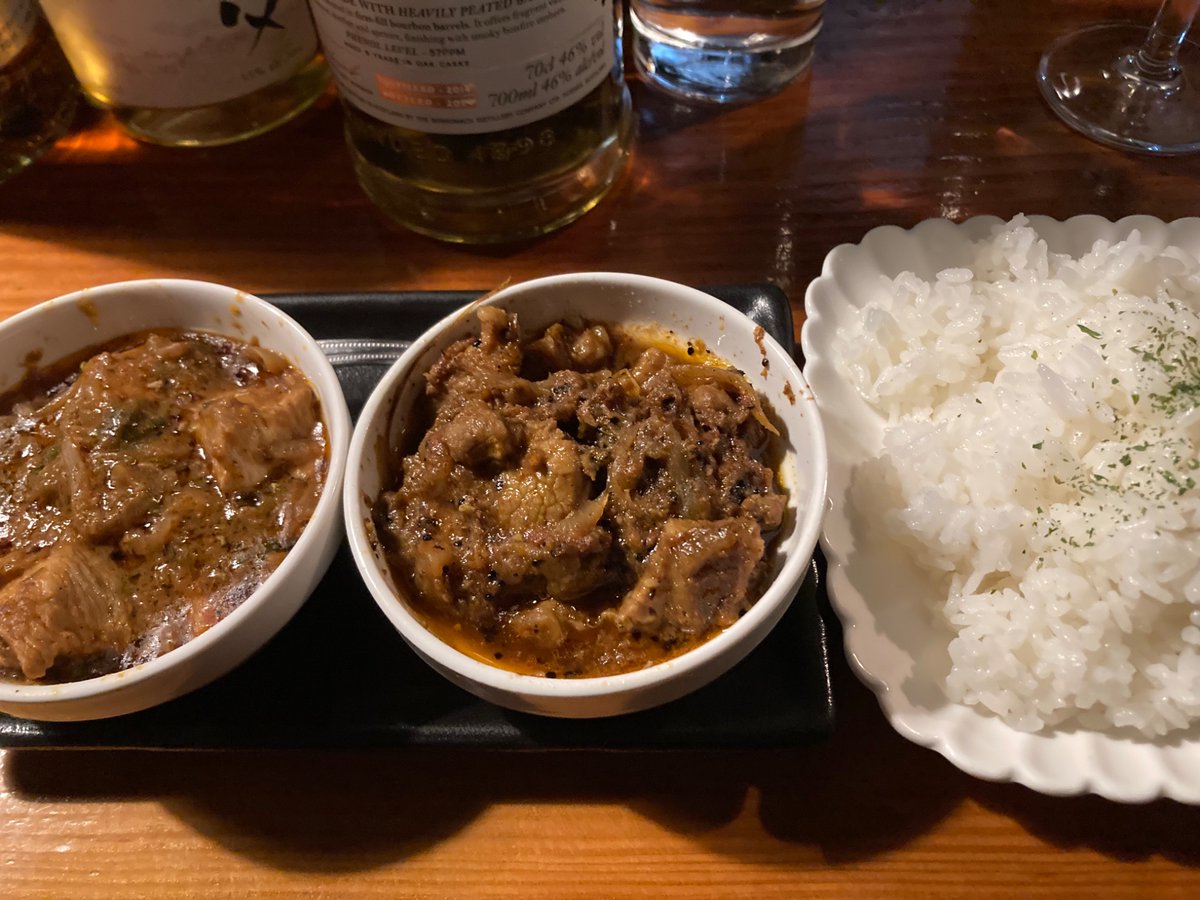 7nsmUDEkLqEZpXm's tweet photo. ●スリランカ豚角煮カレー
●インドネシアチキンカレー
●ライス(中)
お昼はカレーを食べて、我慢ができず夜もカレーたべました。
おいしかったです。
#StandingBar INITY https://t.co/jk6T29sd6I