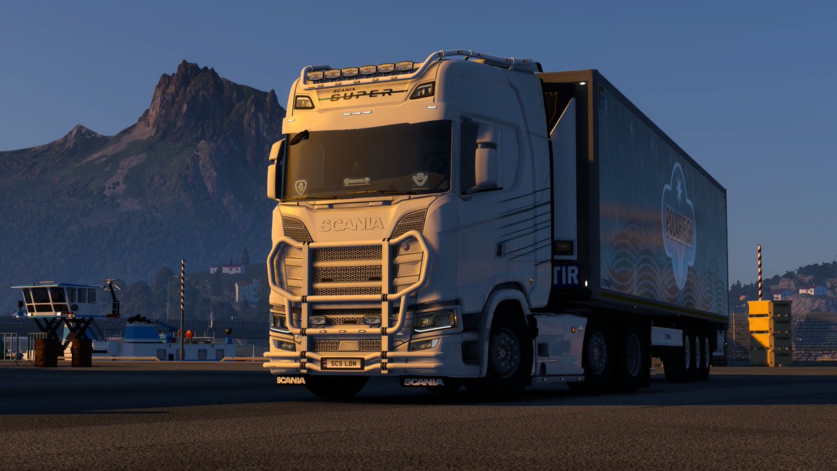SCSsoftware's tweet image. It&apos;s the first weekend of #CruisingNordicHorizons 😍

Earn in-game rewards whilst exploring our newest map expansion for Euro Truck Simulator 2 🚛🎁 

Learn how you can take part in the event at: blog.scssoft.com/2025/11/cruisi…