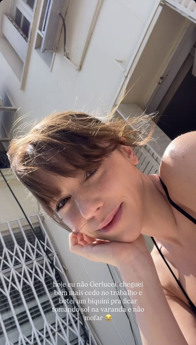 laura tweet media