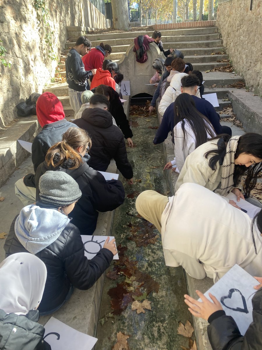 Mas_Carandell's tweet image. 🚰Aquesta setmana els nois i les noies dels #PFI-#PTT de #MasCarandell i l&apos;Institut Gaudí, han fet una sortida educativa a la Boca de la Mina, organitzada per @CodolEducacio. L&apos;objectiu, conèixer la #història de com va arribar l&apos;aigua a #Reus
#joves #formació #educació #ods4