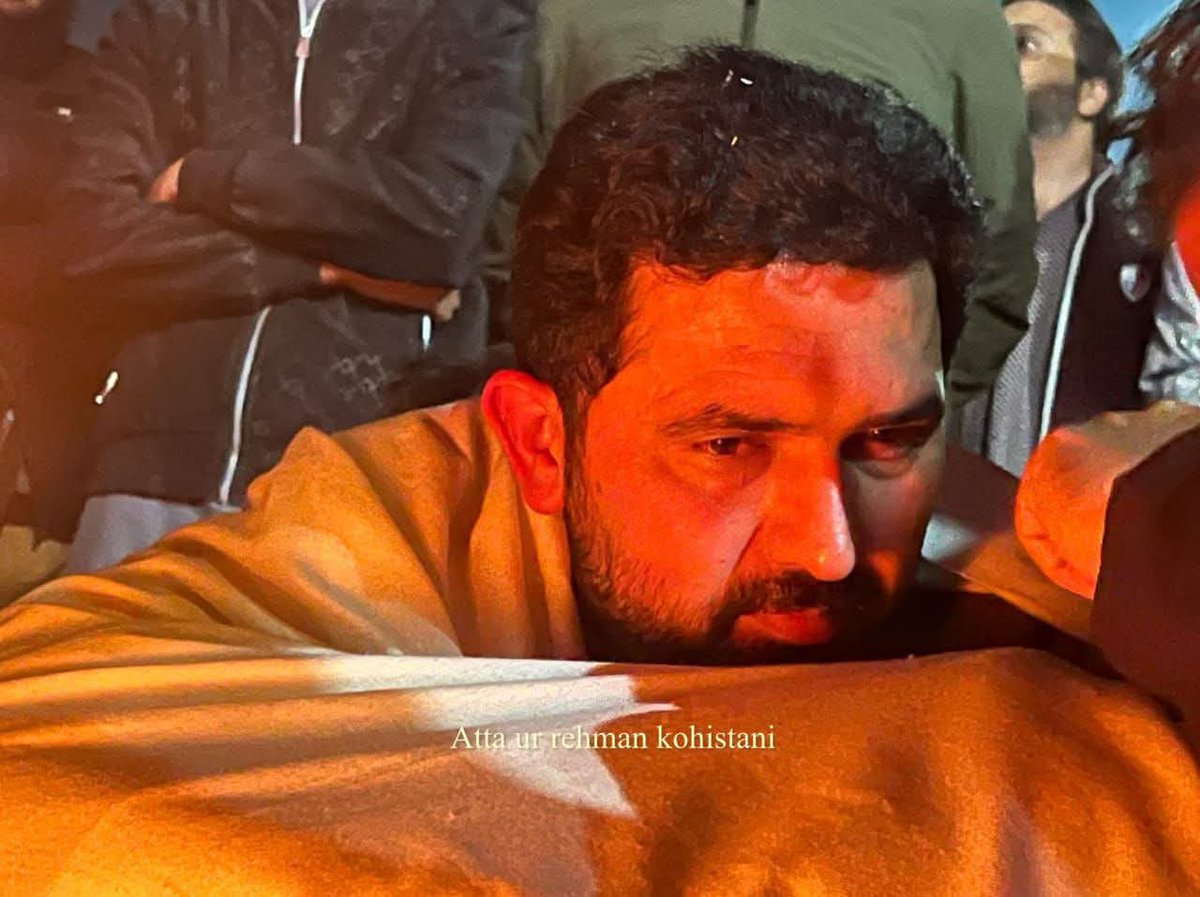 کمنٹ میں Free Imran Khan لکھیں اور اپنی فالورز کو بڑھائیں، شکریہ