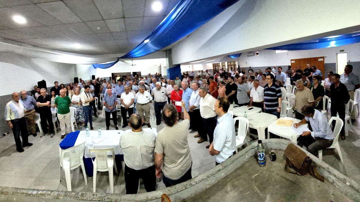 ¡Felicitaciones a <a href="/MarcosPerez62/">Marcos Pérez 🇺🇾</a>, electo ayer como nuevo presidente de la Departamental Nacionalista de Florida! A seguir construyendo y trabajando juntos.