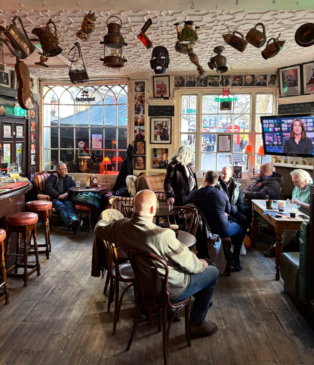 LondonPubMap's tweet image. The King William Ⅳ. This a lovely oldschool boozer, friendly staff and locals, country and western playing in the background, yeehaw! 😀
#KingWilliamIV #Hampstead
