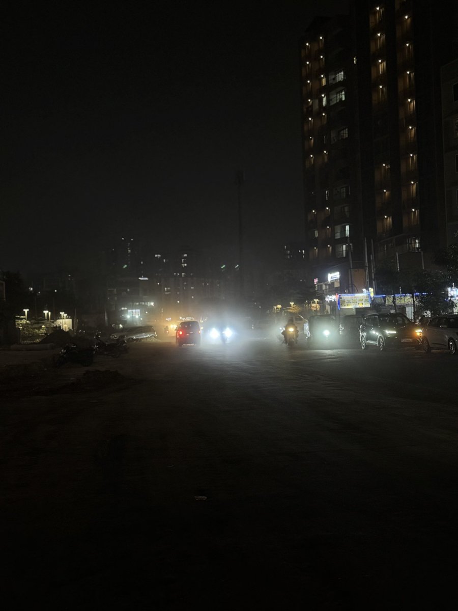 Ketuljoshi06's tweet photo. Every one knows that dust is biggest problem in india but @AmdavadAMC @AMCAhmedabad  sir when you truly work on this https://t.co/cAqh87rQL9