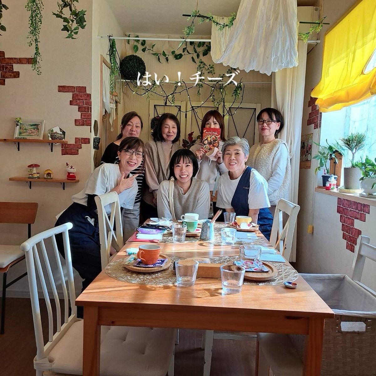 coconakitchen's tweet photo. 料理教室が終わって、アンケート用紙を拝見して、またまた感動😭
「敬遠していたおせち料理、手軽にできるレシピを知れてハードルが下がったように思います。今年は作ってみたくなりました。」
「先生との雑談が楽しかったです。」
などなど🩷
参加してくださった皆様ありがとうございました🥰 https://t.co/jfJBeyAczm