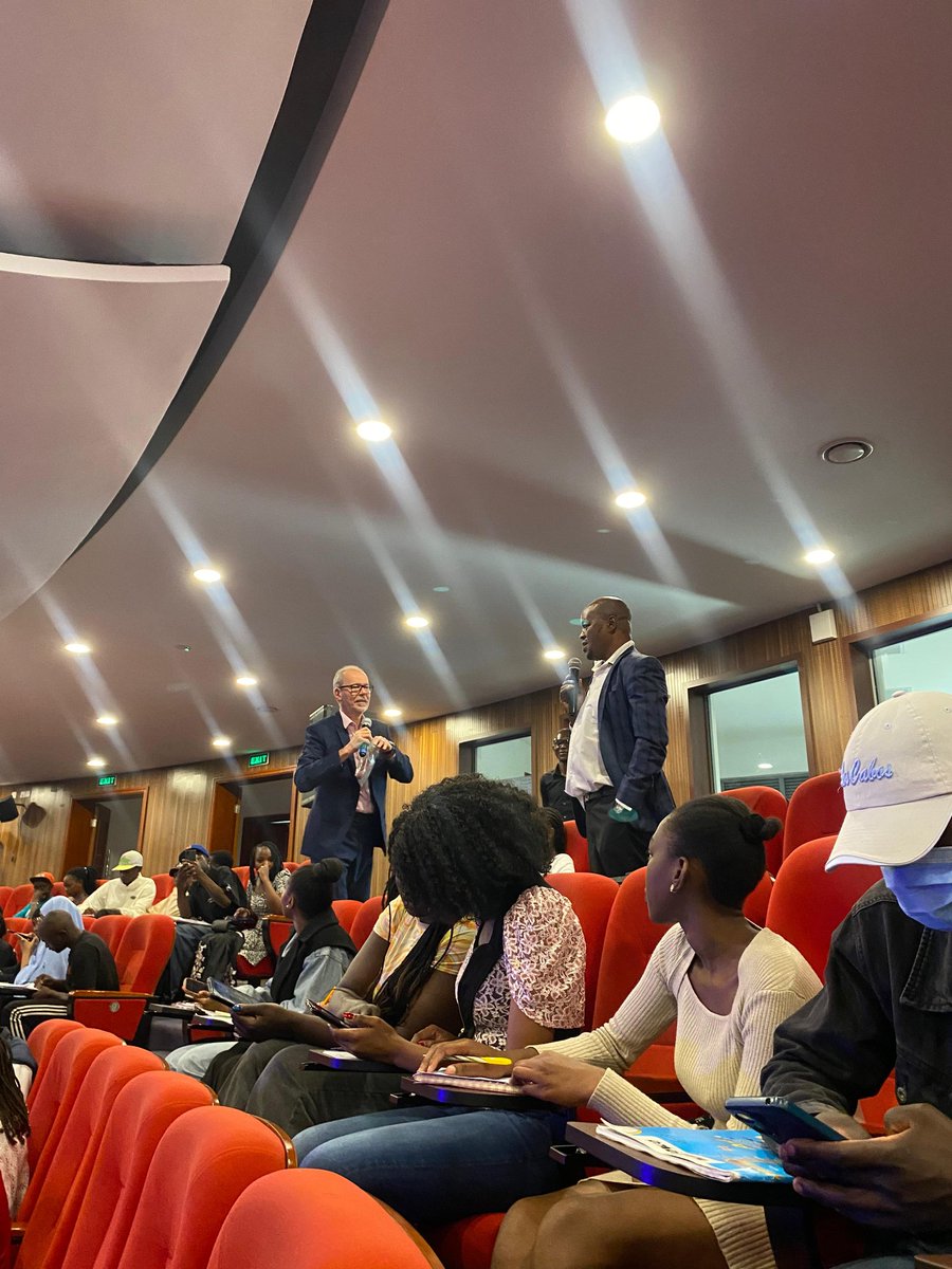 Steph4dAys's tweet photo. "How does BBC ensure they cover the interest of the audience to build trust?" Mr. Mwangi asked
"We don't tell people what they want to hear, but they tell the truth. The truth sets you apart from everyone else" was the very insightful response 👏🏾 
#WeareUoN
#TrueJurnalism https://t.co/3STbcEttf9