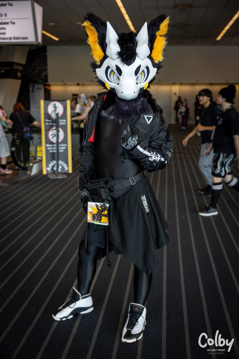 Happy Black Fur-riday 🖤