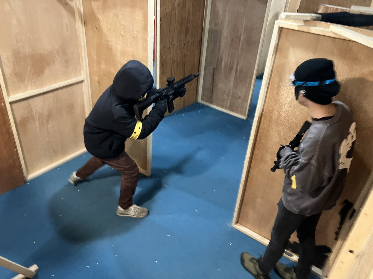 本日も1日お疲れ様でした！

明日のエントリー状況ですが、

昼の部☀️1名様
夜の部🌙1名様

となっております。

飛び込みでもゲームできますので、ぜひぜひ遊びにきてくださいね〜✨✨

それではまた明日！