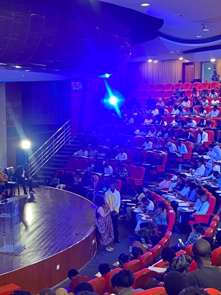Steph4dAys's tweet photo. The guests interactions with the audience are inspiring👏🏾✨ what a wonderful discussion. @uonbi
#WeareUoN
#TrueJurnalism
#WorldwideJournalism https://t.co/F0jX8uHqrx