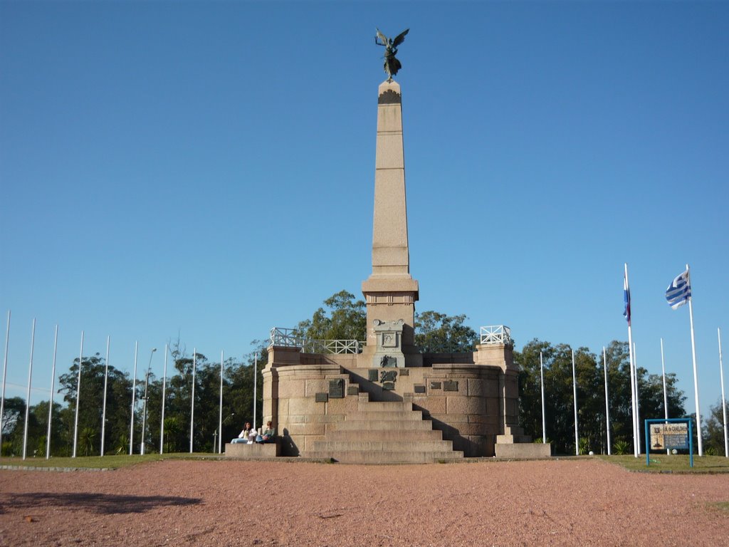 X SI NO SE ENTENDIÒ,EL PARQUE ARTIGAS D LAS PIEDRAS DEBE SER GESTIONADO X EL MUNICIPIO SINO D Q DESCENTRALIZACIÒN ESTAMOS HABLANDO