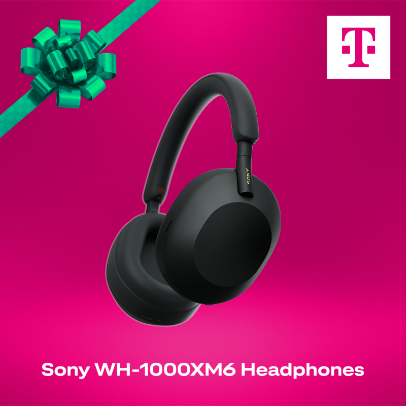 JonFreier's tweet photo. The holidays are here, and @TMobile’s in the spirit with incredible deals! 
 
Check out our Black Friday offers and holiday gift guide for everyone on your list.
