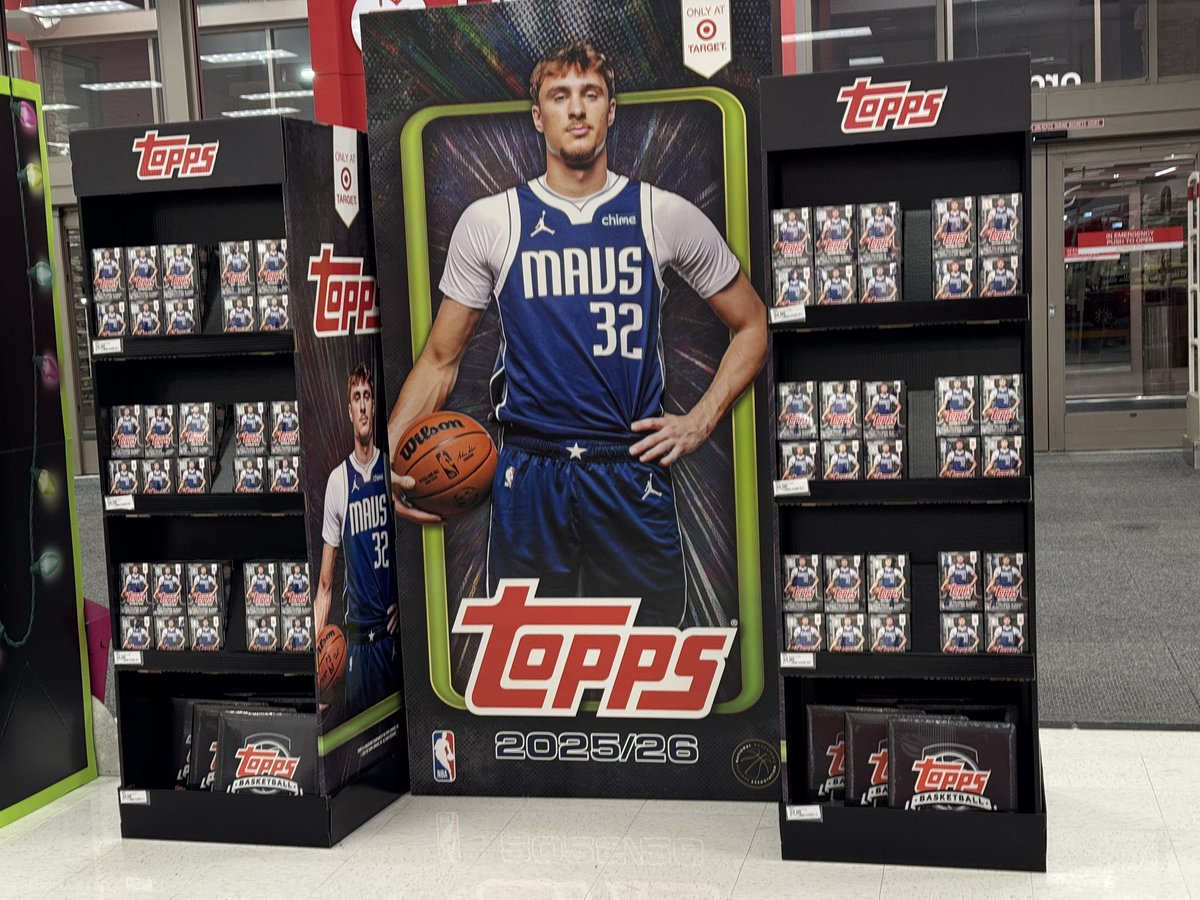 brycemeyer14's tweet image. 2025 Topps basketball target exclusive Black Friday display out in the wild, looks sick! Limit two but these will be a fun rip!