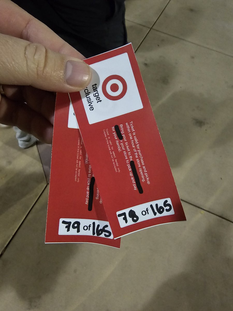 Missed the swag bags but getting the Topps basketball <a href="/CardPurchaser/">Card Purchaser</a>