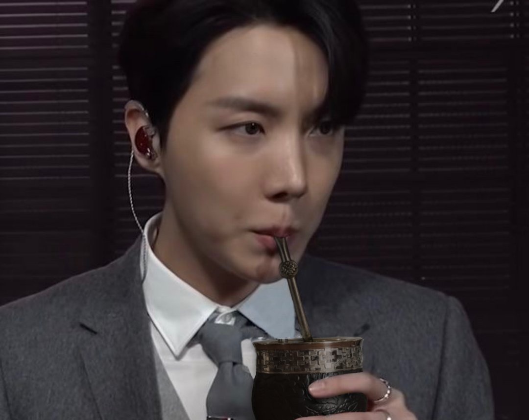 rpwp_lost's tweet photo. Primera y última vez muchachos, BTS regresa el año que viene y se les termina la joda https://t.co/sVnvcwLAeO