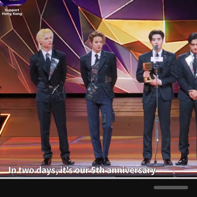 encervy's tweet image. “em dois dias é o nosso quinto aniversário e eu estou pensando nisso como um presente das engenes” A GENTE CONSEGUIU 😭😭😭😭 ESSE DAESANG É DE VOCES