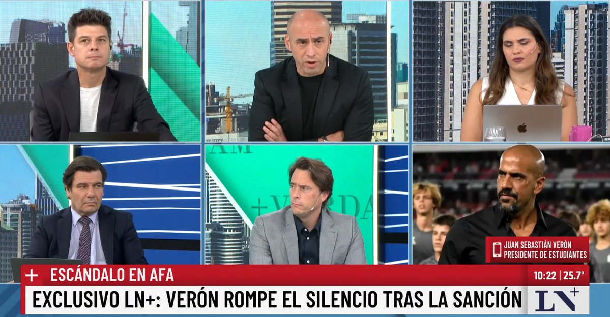 El_Prensero's tweet image. 📺 Verón diciendo que la AFA “es una dictadura donde no se puede hablar”, mientras lo dice… en un medio de comunicación. Insólito. Repite que no tiene vínculo con el Gobierno nacional y que solo lo mueve Estudiantes, pero lo hace en LN+, la señal oficialista, entrevistado por el…