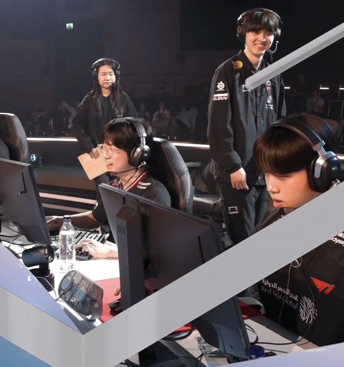 끝나고 서로를 보며 웃는 제스트&amp;플레타 ☺️