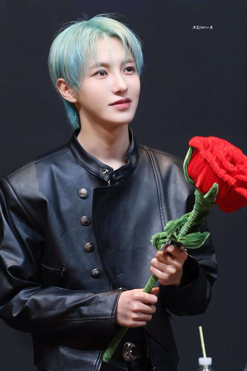 morningDeer0323's tweet photo. 251128런쥔
#런쥔 
#RENJUN 
#仁俊 https://t.co/rzEeOxyFmv