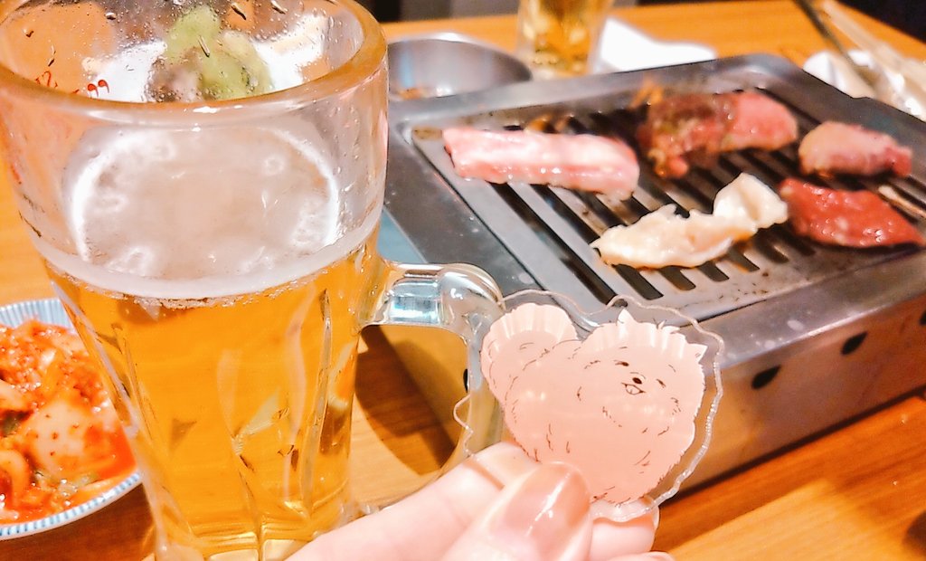i7tarushoko's tweet photo. ぽめりく！焼き肉とビールとキムチだよ！ https://t.co/Lm19D3yYne