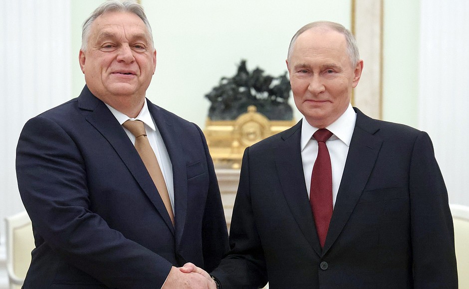 mfa_russia's tweet image. 🇷🇺🇭🇺 President #Putin to @PM_ViktorOrban:

#RussiaHungary shared history has seen different periods, but today our relations are built on the best of what we have achieved together &amp;amp; on a pragmatic, practical approach to advancing bilateral ties.

🤝 Welcome to Moscow!