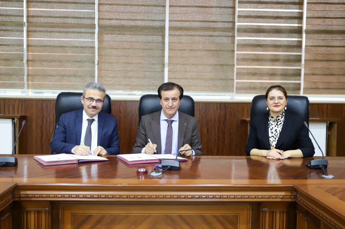 Ardahan Üniversitesi ile Ardahan İl Milli Eğitim Müdürlüğü’ne bağlı Bilim ve Sanat Merkezi ve Ardahan Yunus Emre Anadolu Lisesi arasında iş birliği protokolü imzalandı. <a href="/tcmeb/">Millî Eğitim Bakanlığı</a> <a href="/Yusuf__Tekin/">Yusuf Tekin</a> <a href="/ArdahanValiligi/">Ardahan Valiliği</a> <a href="/YUSUFUZANTI/">Yusuf UZANTI</a>