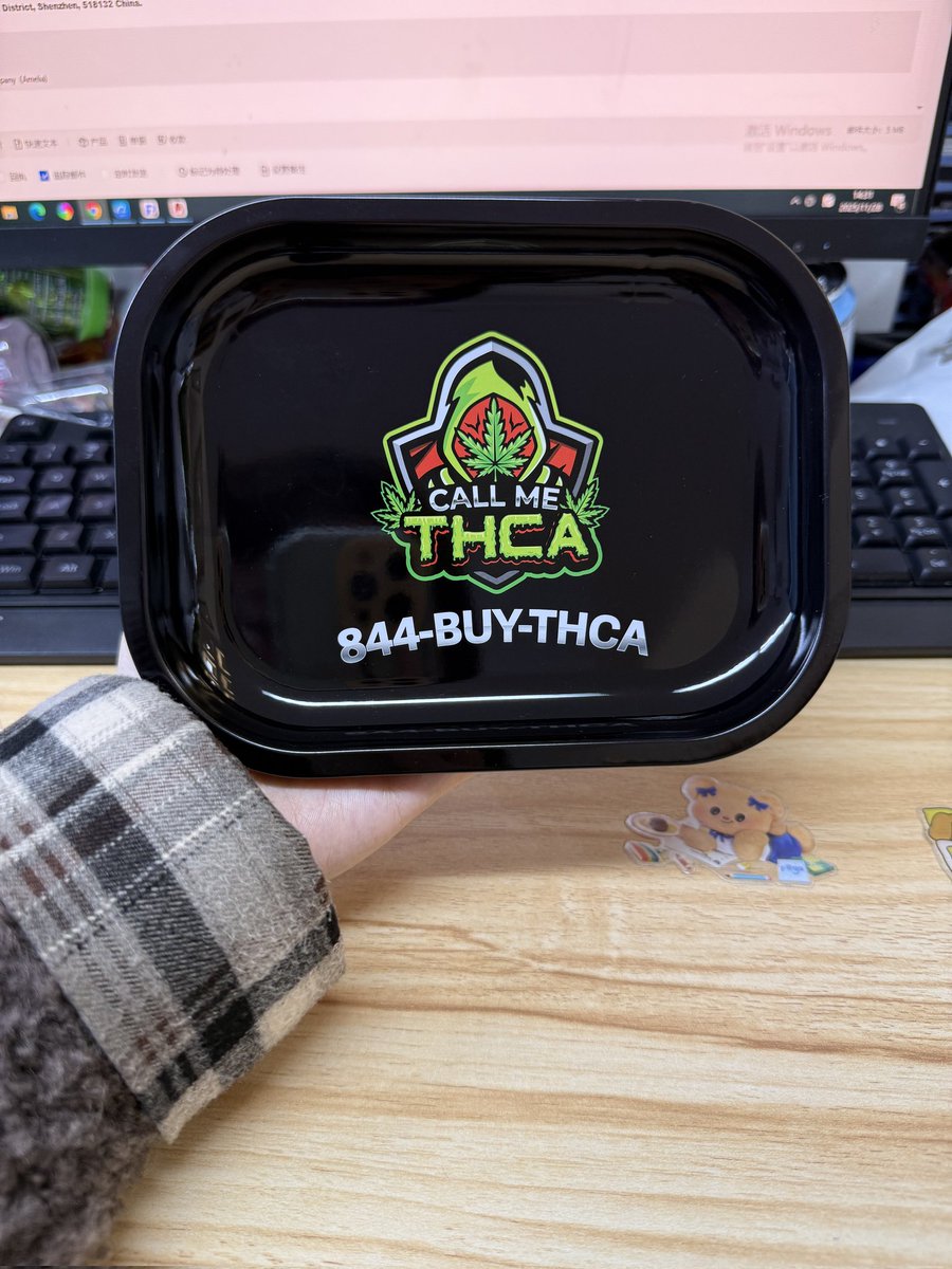 CallmeTHCa's tweet image. Rolling Trays Are Coming To Town, FINALLY! 🎁🎄🎅☃️🌨️❄️⛄ 

Anyone still breaking up in printer paper and dollar bills? We Have Your Back 🤝