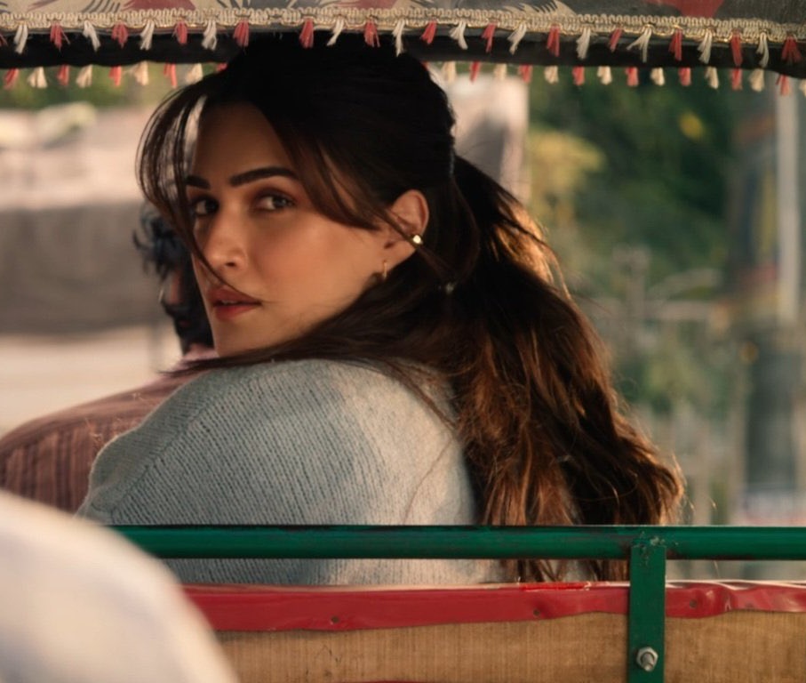 LearnEasy11's tweet image. Another masterpiece from #Dhanush! 

#TereIshkMein stands out with his flawless acting, gripping scenes, and strong emotional flow.

#KritiSanon is impressive, bringing great depth. 

#ARR’s BGM is pure goosebumps. Stunning visuals &amp;amp; tight narration make it a must-watch.