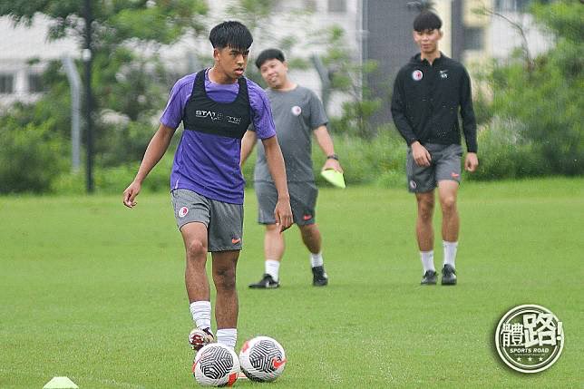 Pin74003Pinto's tweet photo. First international call up for Hong Kong senior team training camp🇭🇰
06/2024 https://t.co/dnRf6A01Vm