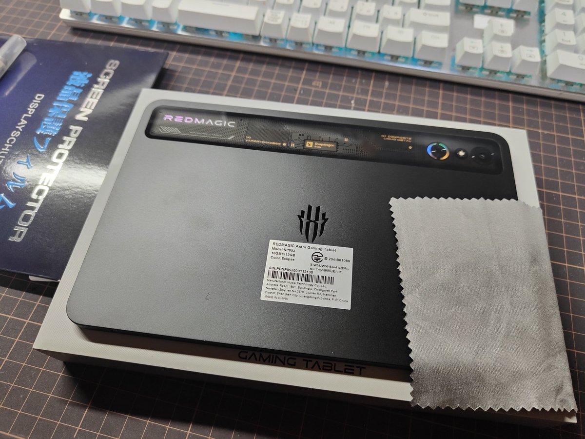obser_manager's tweet photo. redmagic astra到着
まだ1時間程しか使ってないがかなり良い、最高だ
懸念点だった音質は悪くは無い、許容範囲、サイズも小さくて使いづらいかと思いきや丁度良い、何より有機ELが嬉しい
まともに使えるドロタブで満足の代物と言える
折角だしプロセカも始めよう😊 https://t.co/JQ0hoalawQ