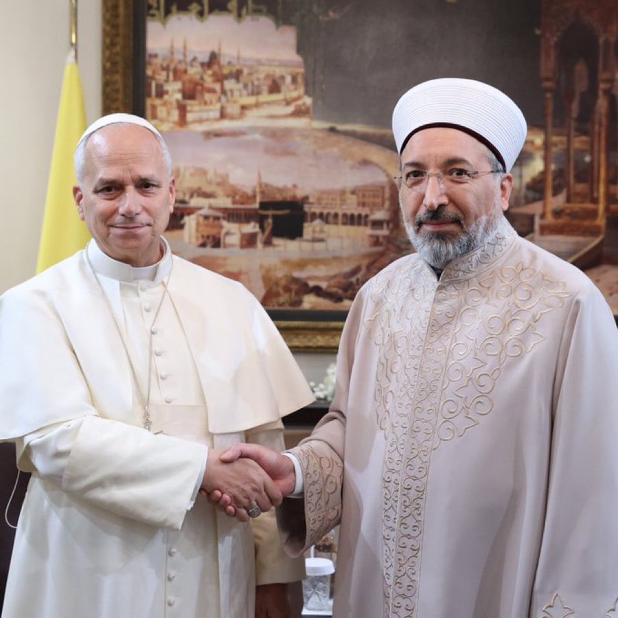 Papa Diyanet'e ayrılan yıllık bütçeyi duyunca müslüman olmaya karar verdi