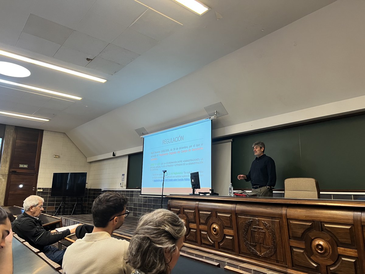 📚 La Facultad de Derecho de la <a href="/ULL/">Universidad de La Laguna</a>  acogió hoy una actividad formativa del Área de Derecho Procesal 👥

D. Juan Manuel Pérez Ramos, LAJ y docente, explicó los Tribunales de Instancia, la nueva Oficina Judicial (Ley 1/2025) y los actos de comunicación procesales⚖️

<a href="/derechoull/">Facultad Derecho ULL</a>