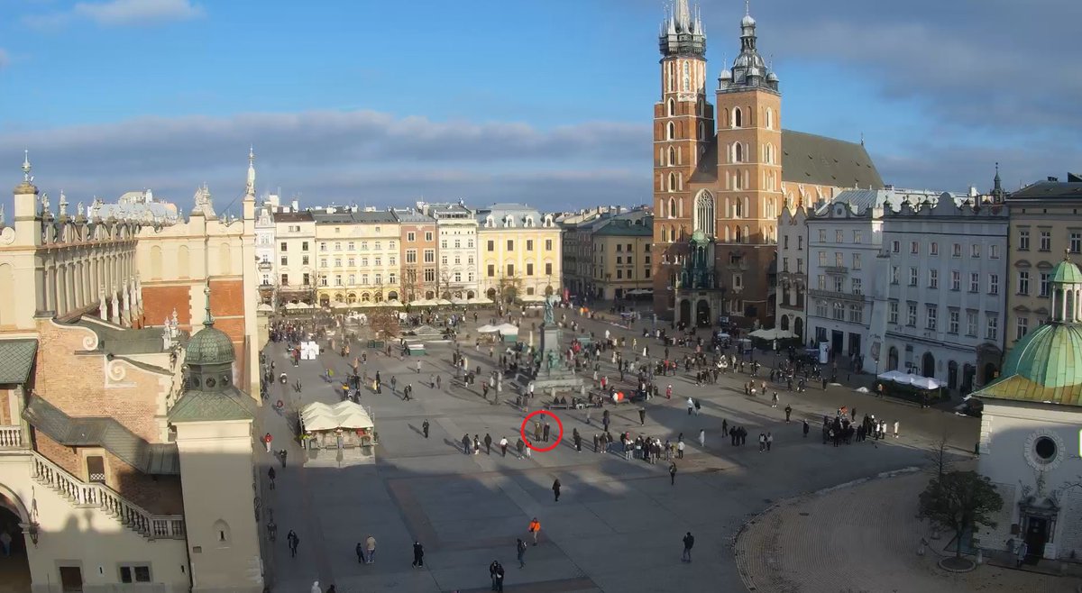 CheshireLock's tweet photo. Technology! - Richard and Selena have just waved to us from the main square in Kraków https://t.co/WmcYX8bgpw https://t.co/O6Fs0OWQfg