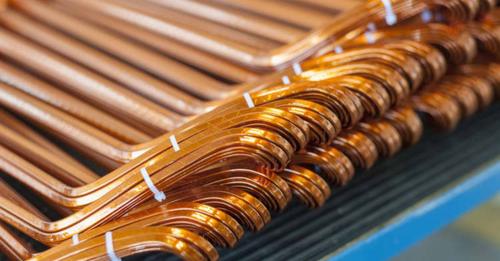 Cochilco informó:
Bolsa Metales de Londres
Viernes 28 de noviembre de 2025:
US$ 4,991 la libra (US$ 11.004,0 la tonelada). 
Variación diaria: 0,64%.
Promedio 2025: US$ 4,43 la libra.