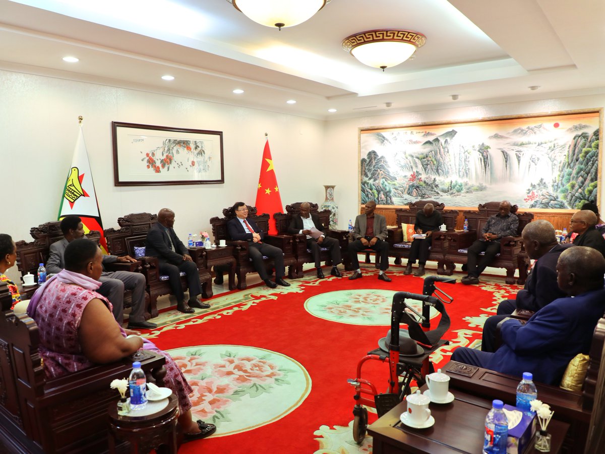 China_Amb_Zim's tweet image. It was my profound honor to host 18 Zimbabwean war veterans who received Chinese training during Zimbabwe’s liberation struggle, both in China and in camps across Tanzania, Zambia in the 1960s and 70s.

They shared vivid memories of their training, their battles, and the profound…