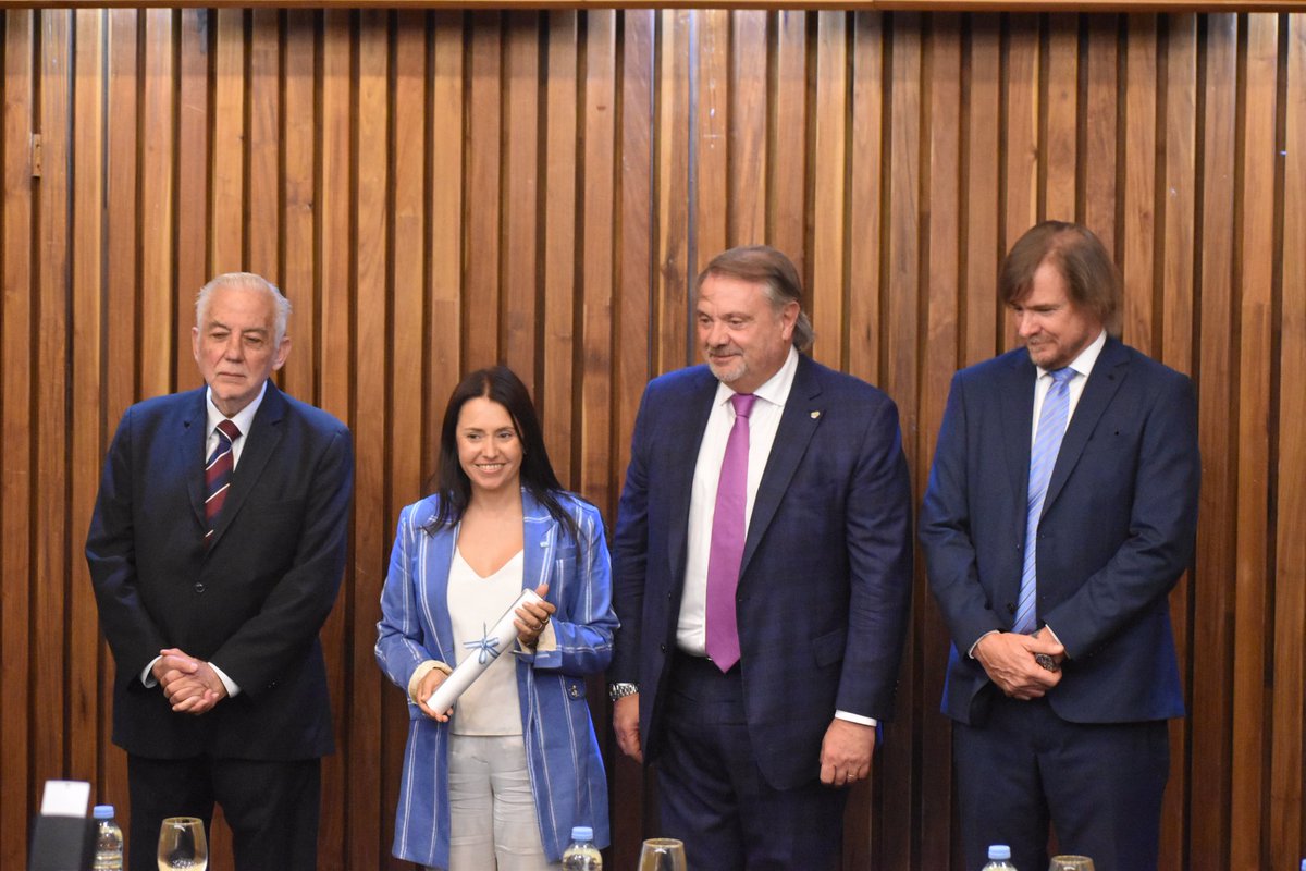 Con orgullo recibí de manos de las Justicia Electoral Nacional el Diploma que me proclama Diputada Nacional 🇦🇷

¡Gracias a todos por su apoyo! Asumo este nuevo desafío con compromiso, pasión y responsabilidad 💪