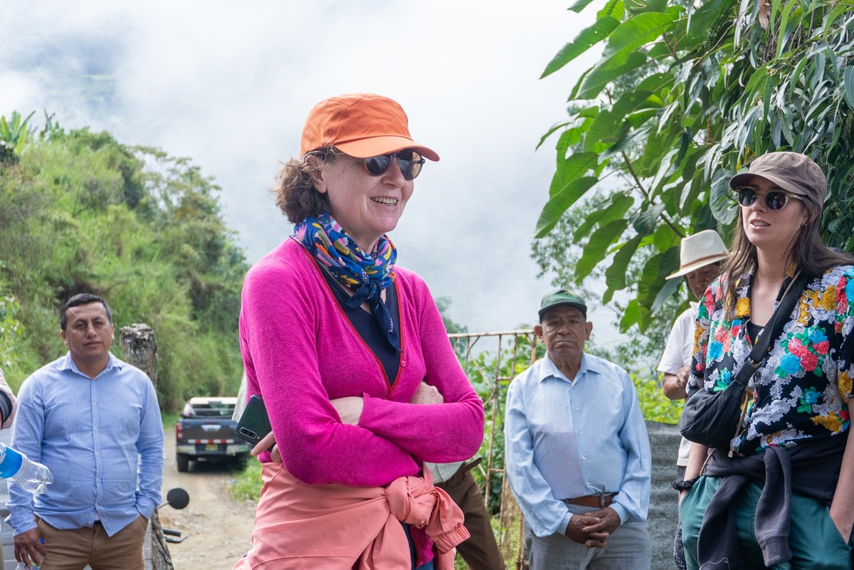 PROGRESO3's tweet image. En el último día de visita de la @AFD_es , se visitó diversas parcelas de los agricultores que trabajan junto a Norandino en la provincia de Ayabaca.
📌Proyecto “Productos del Bosque”. Ejecutado por @PROGRESO3 , @CoopNorandino  y @AVSFlatam, financiado por la @AFD_es