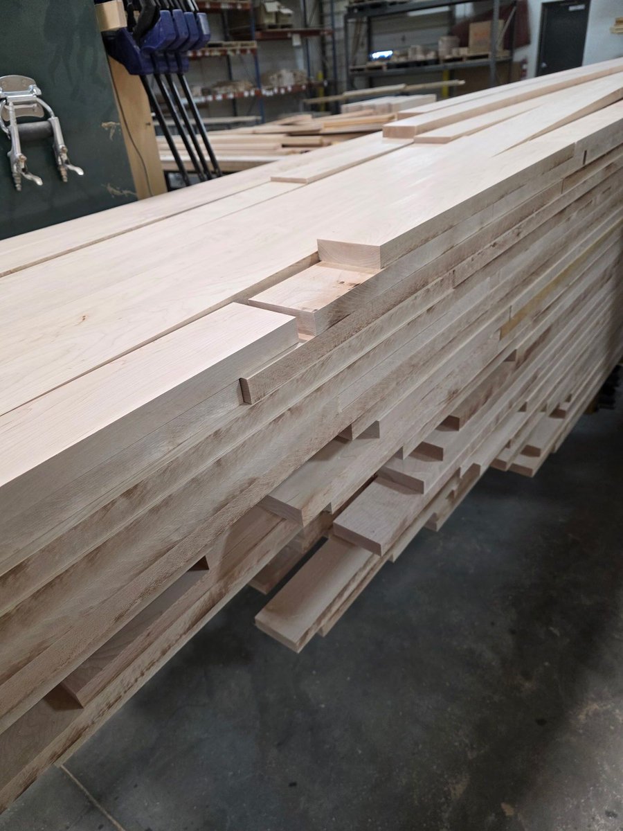 Wonder why McClure Tables is the ONLY shuffleboard manufacturer rooted right in hard maple's heartland – Michigan? We source premium, local wood! Others? Scattered far away in TX, CA, GA, TN. #Shuffleboard #Handcrafted #MichiganMade #GameRoomEssentials
buff.ly/bMeJzcX