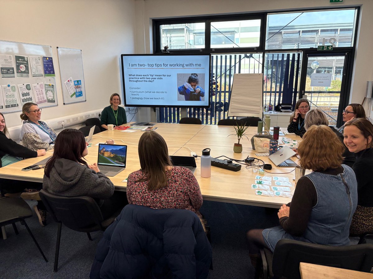 AspireAcademies's tweet photo. Fun times in the St Austell office this afternoon as our fabulous 2 year old network meeting focusses on toddler quality, working with Early Years Advisory Teacher Valerie Buckingham and Jo Knuckey from Literacy Trust. Getting our little ones off to a flying start! #Nurseries https://t.co/MZasaK8NTt