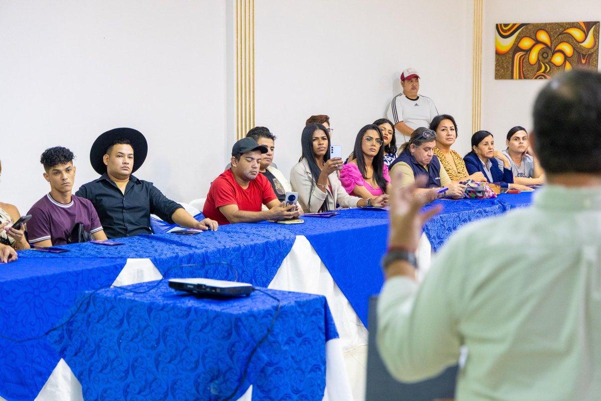 Reafirmamos nuestro compromiso con la inclusión, el respeto y la igualdad.

En el marco del Día Nacional de las Diversidades Sexogenéricas y dentro de los 16 días de activismo por la erradicación de la violencia, firmamos un convenio con la Asociación LGBTIQ+ Unidos Somos Más