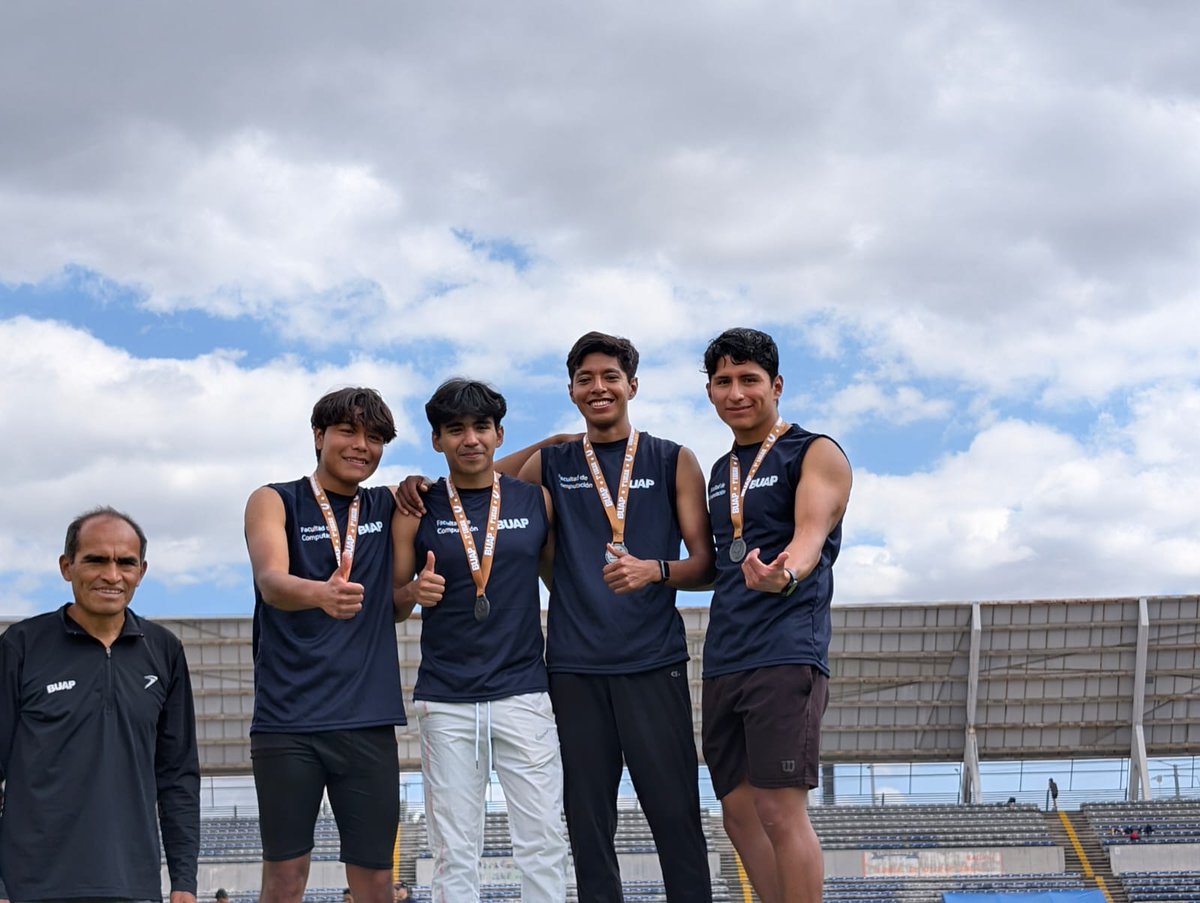 buap_fcc's tweet image. ¡Primer lugar para la FCC! 🥇🥇🥇
Los estudiantes de la Facultad de Ciencias de la Computación, (FCC BUAP)  conquistaron el 1er lugar en la prueba de relevos 4x100 en la #Universiada BUAP 2025.
¡Felicidades por su entrega, disciplina y espíritu deportivo!
#SomosLobosBUAP