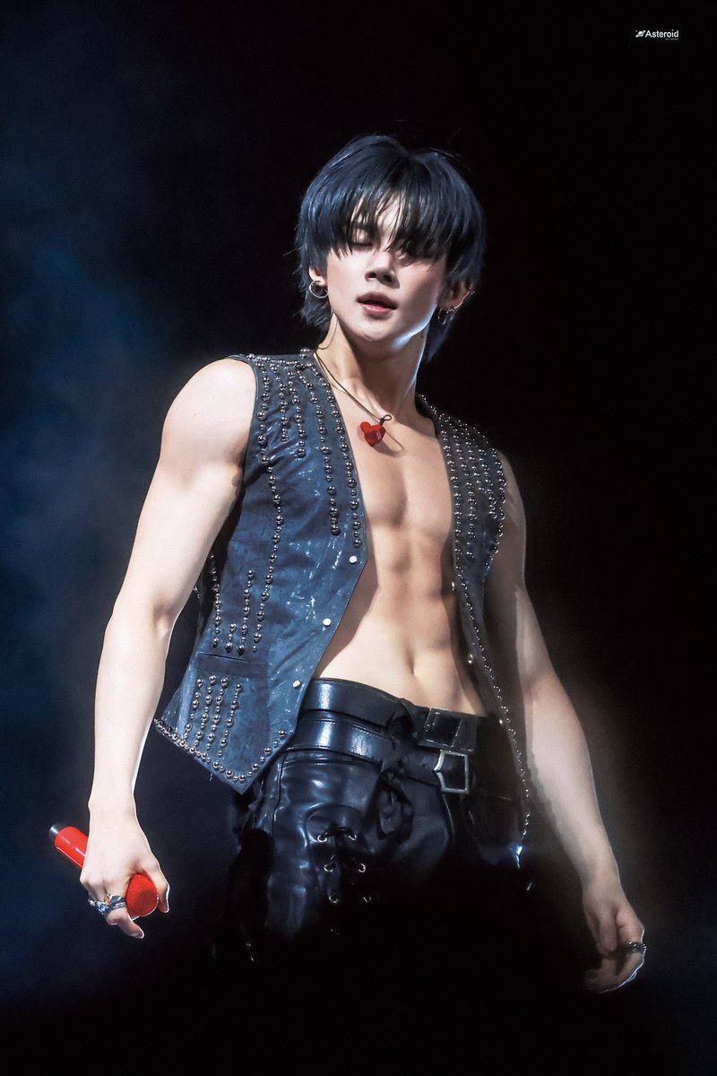 Asteroid_YJ's tweet image. 251128 👑

#TXT #TOMORROW_X_TOGETHER      
#연준 #YEONJUN 
#MAMAAWARDS #2025MAMAAWARDS