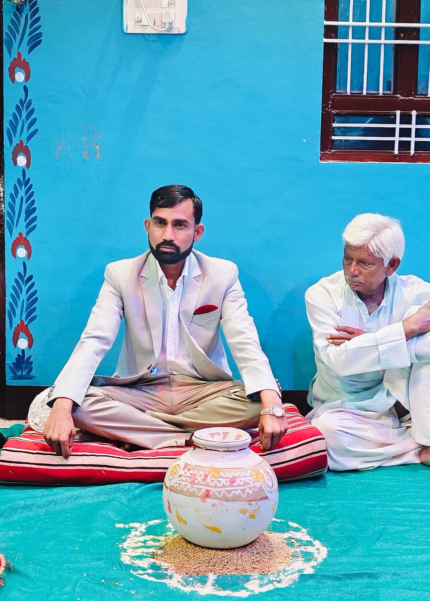 SapnaMeena_'s tweet image. मेरे बड़े भाई  सामाजिक कार्यकर्ता @HansrajMeena जी, को सगाई की हार्दिक बधाई और शुभकामनाएँ। आपकी नई जिंदगी प्यार, सम्मान और खुशियों से सदैव भरी रहे। बहन होने के नाते दिल बहुत खुश है।