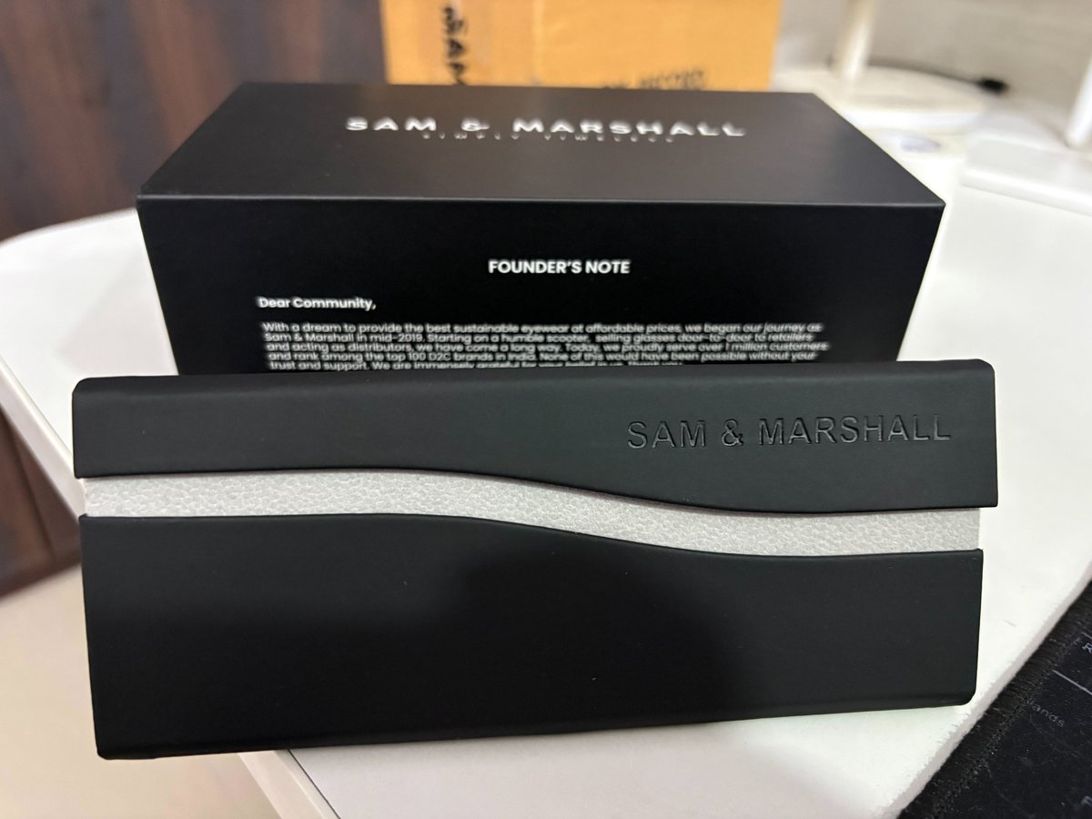 N_e_0_'s tweet photo. @samandmarshall I'm absolutely blown away by the product and the unboxing experience of my glasses. Everything screams quality.
The cleaning kit is a touch of absolute genius. Wonder why no one else thought of it.
You just won a long term customer in me! https://t.co/7MEg3TmxBw