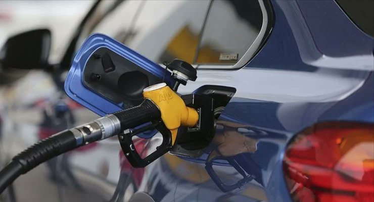 Son günlerde benzin ve motorine yapılan indirimlerle birlikte güncel akaryakıt fiyatları düşüş yaşadı. Bu durum, tüketicilerin yakıt maliyetlerinde önemli bir azalma sağladı.
 #GündemX #AkaryakıtFiyatları #İndirim #Tüketici #EnerjiPiyasası #GüncelDurum