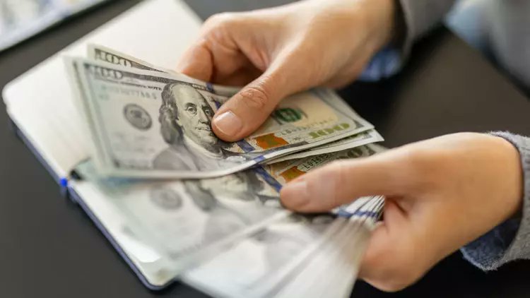 Dünya genelinde faaliyet gösteren bir teknoloji şirketi, çalışan başına yıllık ortalama 50 milyon dolar kazanç sağlayarak dikkatleri üzerine çekti.
 #GündemX #Başına #Kazanç #Sürekli #Verdiği #Dikkatleri