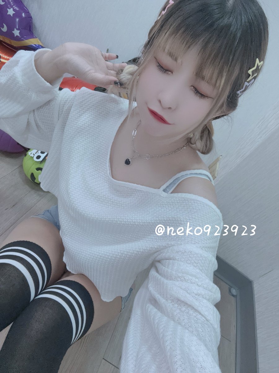 neko923923's tweet photo. いいニーハイの日🩷

ʚ🌹ɞ
#Nekoねこ #アイドル #idol 
 #偷心小惡貓捏口だにゃー 
#kawaii #いいニーハイの日 #ニーハイ https://t.co/VCN84NRrY3