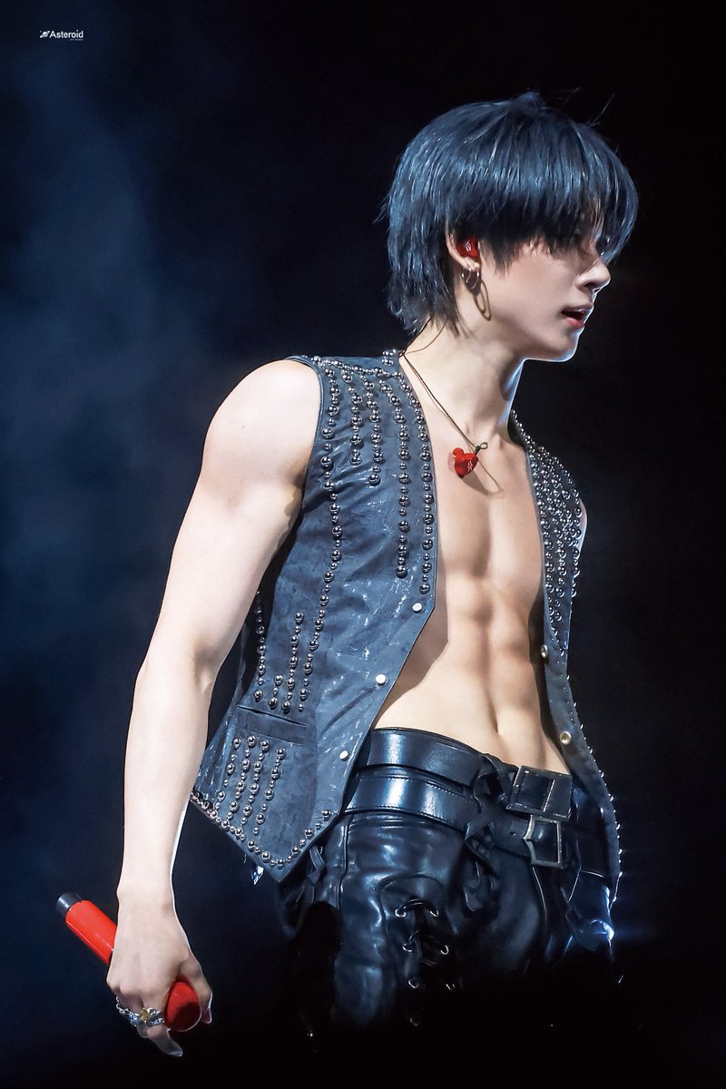 Asteroid_YJ's tweet image. 251128 👑

#TXT #TOMORROW_X_TOGETHER      
#연준 #YEONJUN 
#MAMAAWARDS #2025MAMAAWARDS