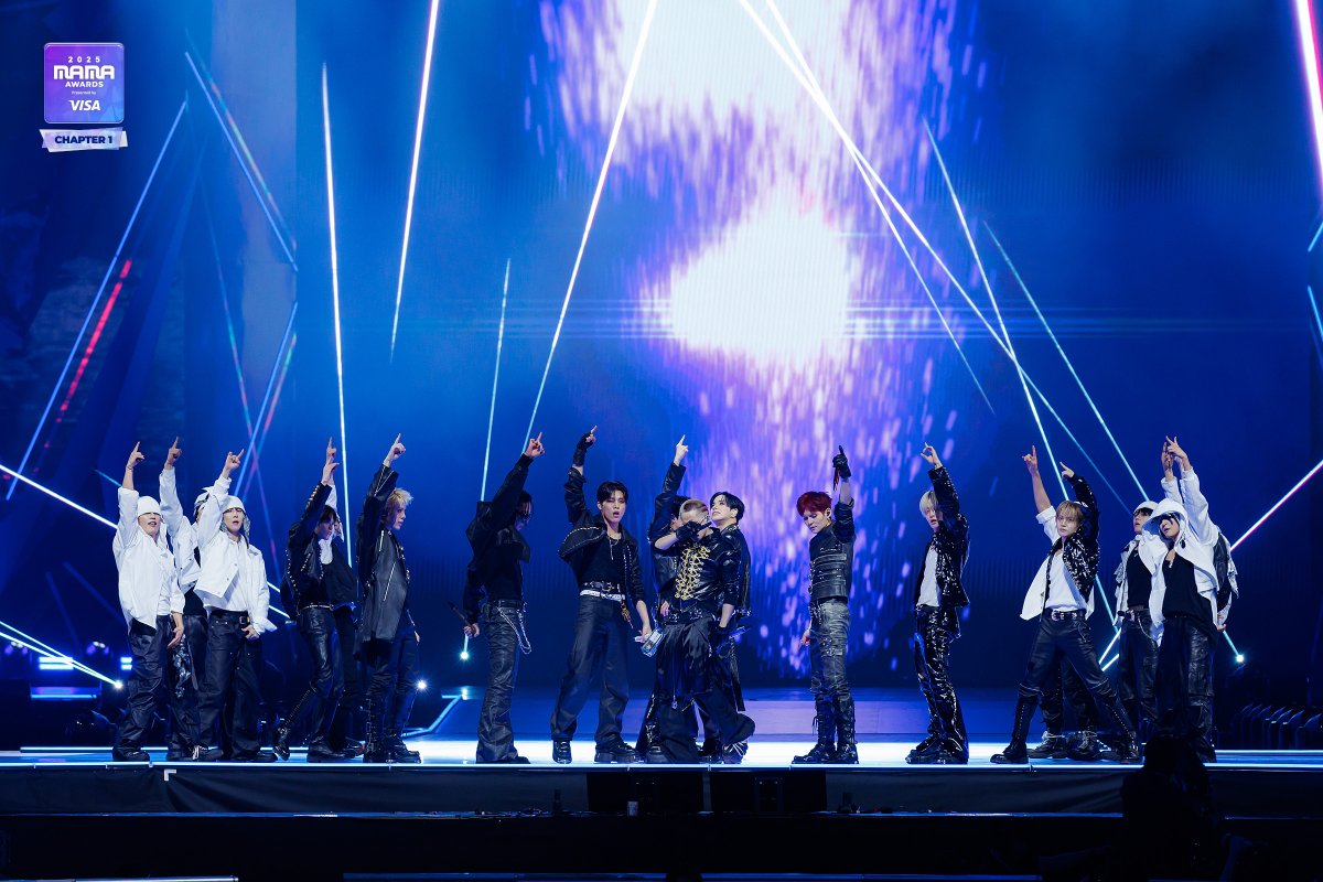 MnetMAMA's tweet image. [#2025MAMA] MAMA PALOOZA : TRAZY MODE 📷

🎙️TREASURE (트레저)

HEAR MY ROAR, UH-HEUNG
2025 MAMA AWARDS

#MAMAAWARDS #2025MAMAAWARDS